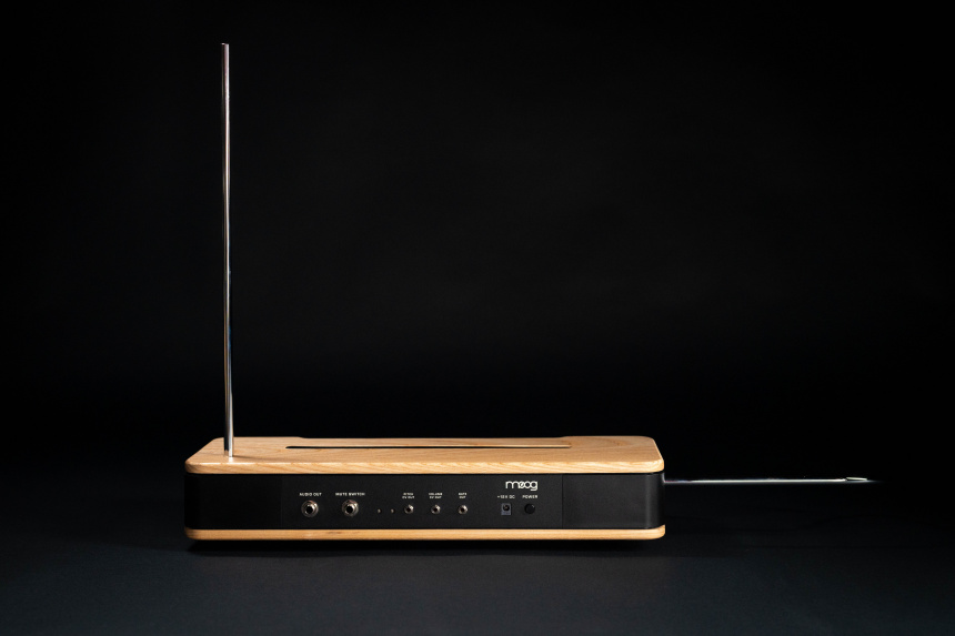 Panel trasero del Moog Etherwave Theremin
